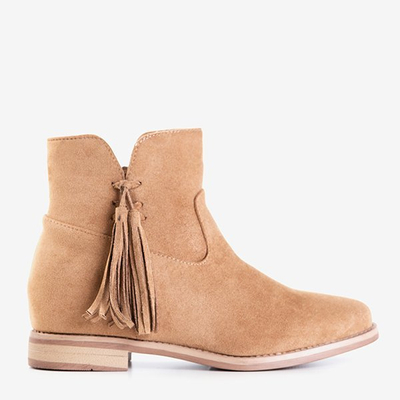 Hellbraune Damenstiefel auf einem Innenkeil Drezden - Schuhe