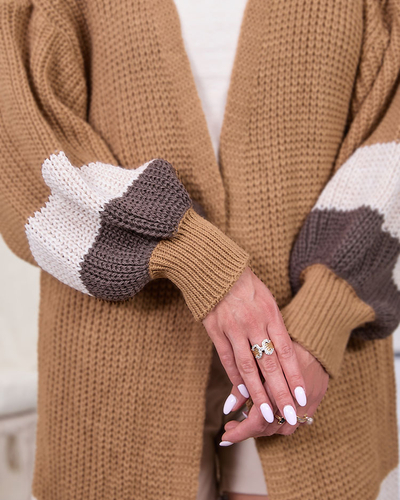 Royalfashion Langer gestreifter Pullover in camel