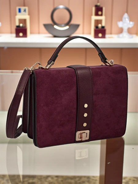 Маленька жіноча сумочка з еко шкіри Karelia