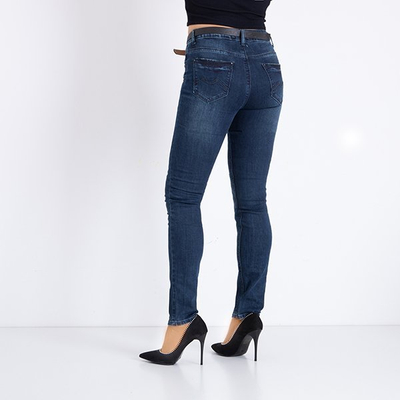 Dunkelblaue Damen-Jeanshose mit Gürtel - Kleidung