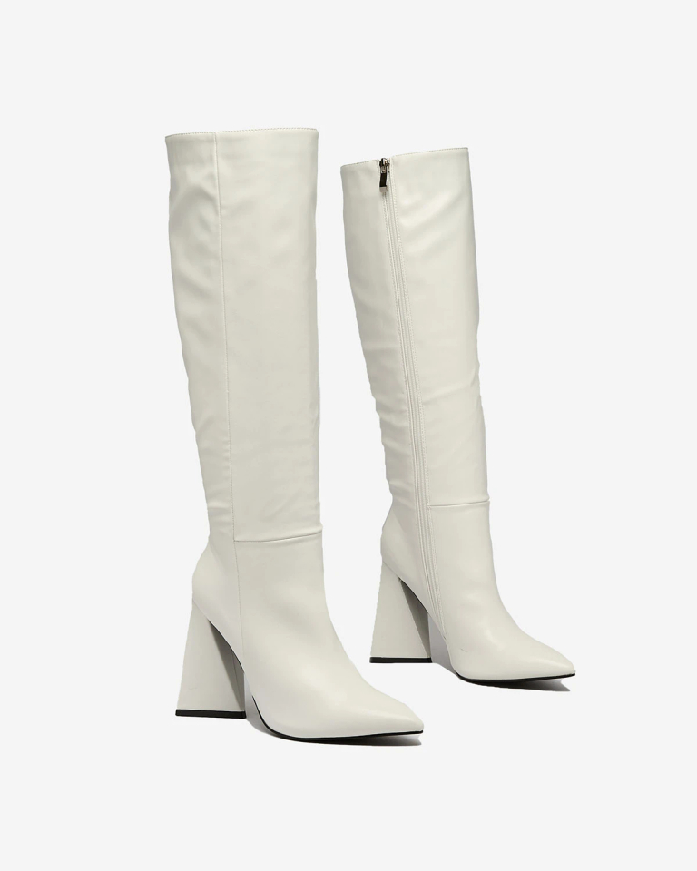 Royalfashion Weiße Damenstiefel mit dreifachem Absatz Lebrabi