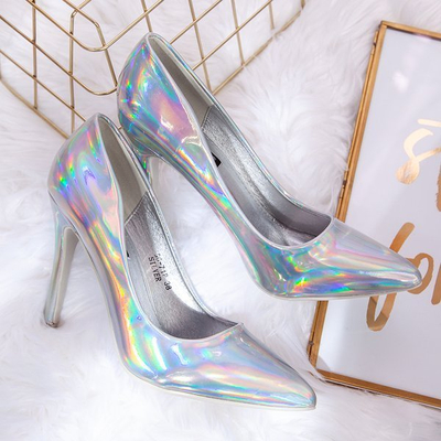 Silberne holografische Pumps an einem Monte-Carlo-Absatz - Schuhe 1