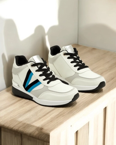 Royalfashion Damen Sportschuhe mit verbautem Keil Venixxe