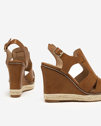 OUTLET Hellbraune Damensandalen auf hohem Keilabsatz Clack - Schuhe