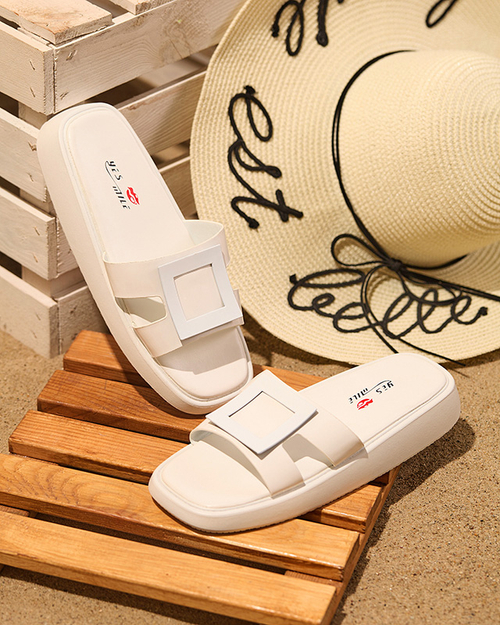 Жіночі білі тапочки з орнаментом Zegor - Взуття