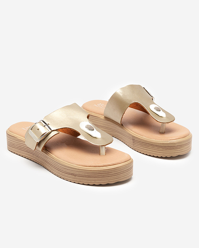 Goldene Damensandalen auf der Borico-Plattform - Schuhe