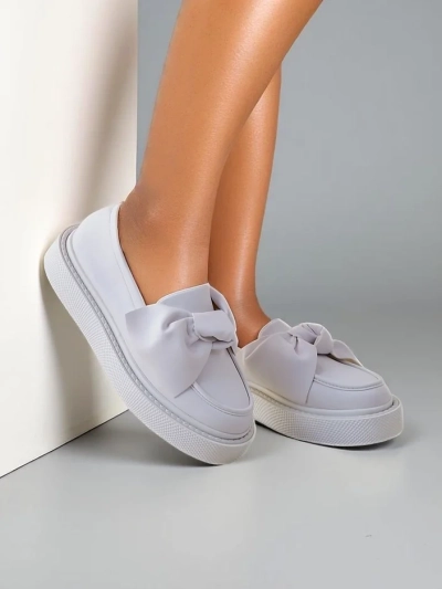 Royalfashion Elegante Damenmokassins mit einer Schleife Ortto