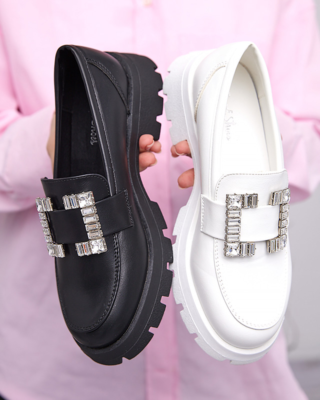 Mattschwarzer Damenschuh mit silberner Vusito-Schnalle - Schuhe