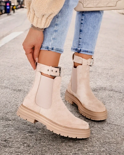 Royalfashion Damen-Stiefeletten mit dekorativem Riemen Ozzoas