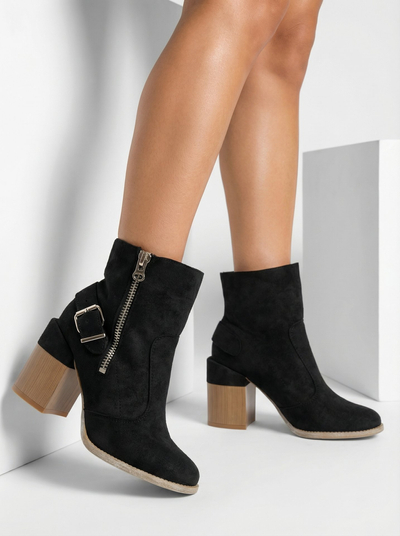 Royalfashion Schwarzer Damenstiefel aus Öko-Wildleder Acimra