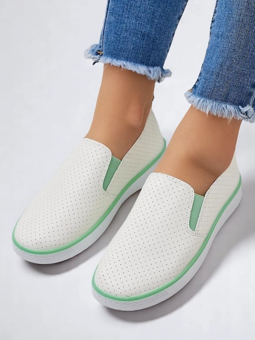 Royalfashion Жіночі перфоровані туфлі на гумці Kassias