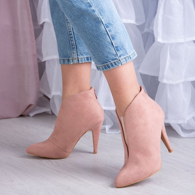 Rosa Stiefel mit einem Ausschnitt vorne an einem höheren Absatz Musa Blush - Schuhe 1