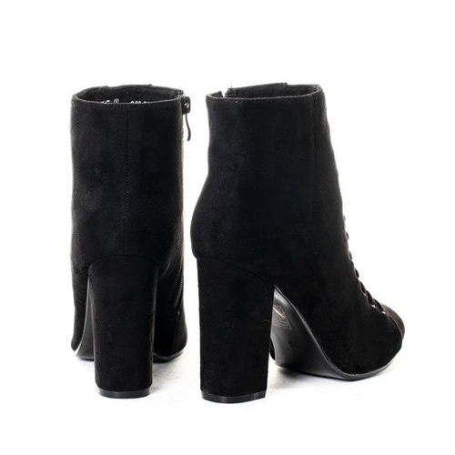 Czarne botki na słupku - Obuwie