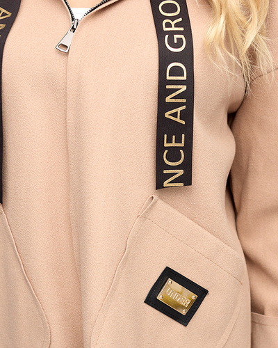 Бежева жіноча куртка-плащ