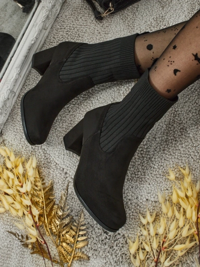 Damen Stiefeletten aus Eco-Wildleder mit Blockabsatz und sockenähnlichem Einsatz LumenThorn