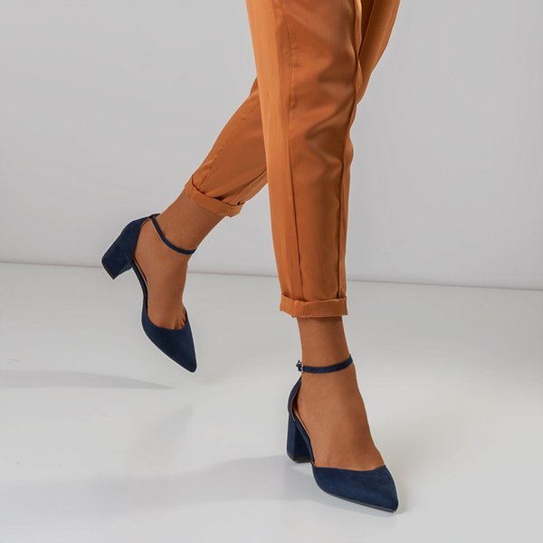 Dunkelblaue Damensandalen auf dem Rumil Post - Footwear