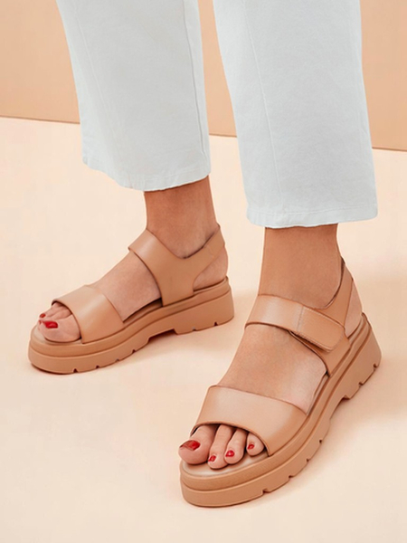 Royalfashion Damensandalen mit dickerer Sohle Otvanna