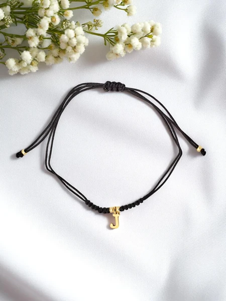 Damenarmband mit dem Buchstaben J