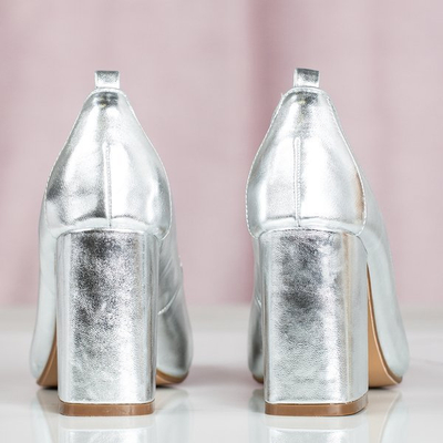 Silberne Pumps auf einem höheren Pfosten Mattelessa - Footwear 1