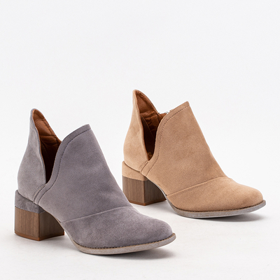 Graue isolierte Damenstiefel am Karela Pfosten - Schuhe