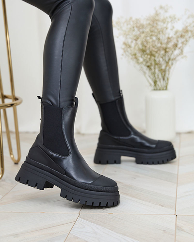 Royalfashion Damenstiefel mit flachem Absatz in Schwarz Neyda