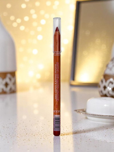 Lippenkonturenstift in Korallenrot