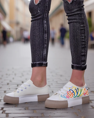 Royalfashion Damensneaker mit Herzmuster Sercess