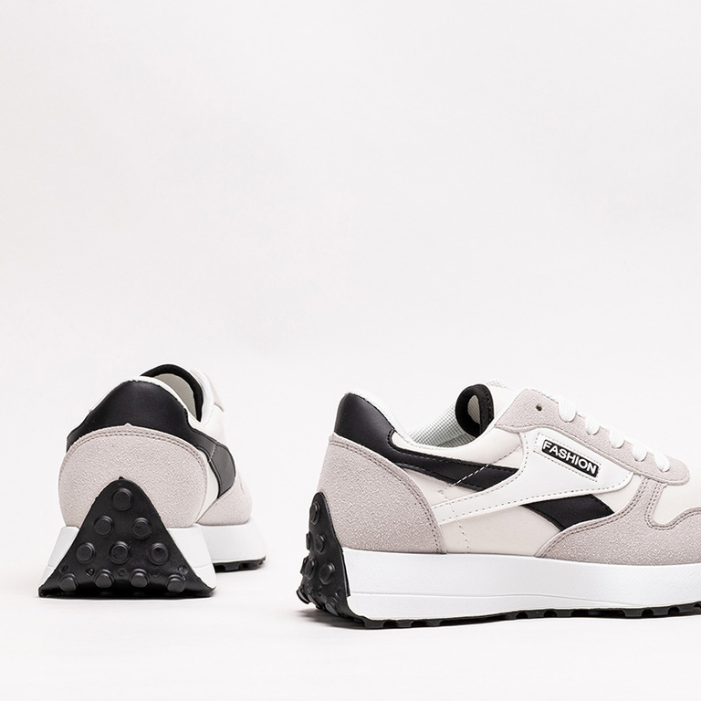 Weiße und graue Damen-Sportschuhe von Berinn - Schuhe