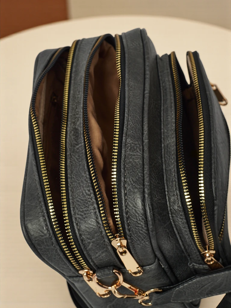 Kleine Damenhandtasche aus Öko-Leder Hidden Thorn