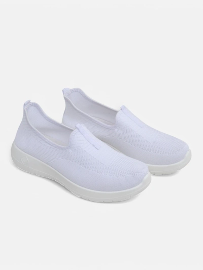 Damen weiße Callista Slip-Ons aus atmungsaktivem Stoff mit flachem Absatz