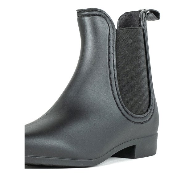 Schwarze niedrige Stiefel mit Mandelspitze Bergen - Schuhe 1