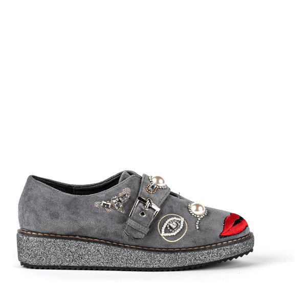 Graue niedrige Schuhe mit Lagerrla-Verzierungen - Schuhe