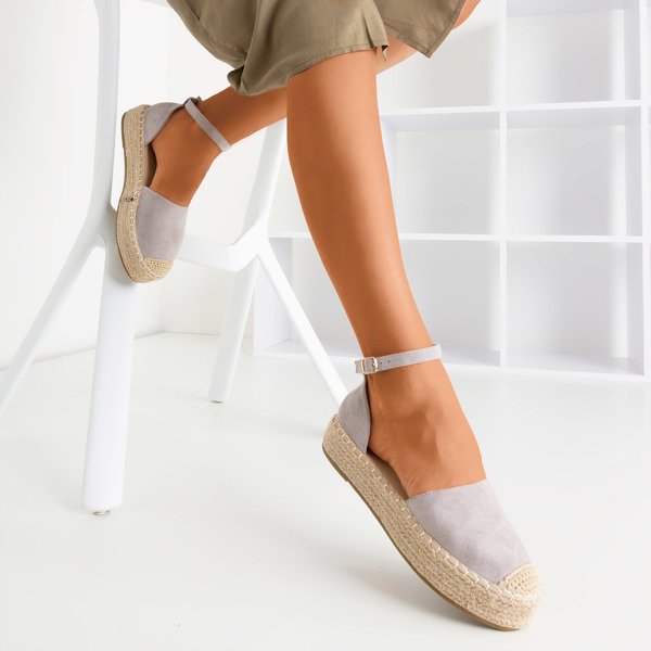Hellgraue Damen-Espadrilles auf der Maritel-Plattform - Schuhe
