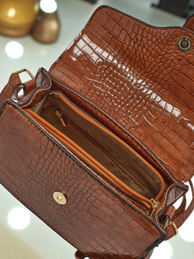 Lackierte kleine Damenhandtasche aus Öko-Leder Sable Mist