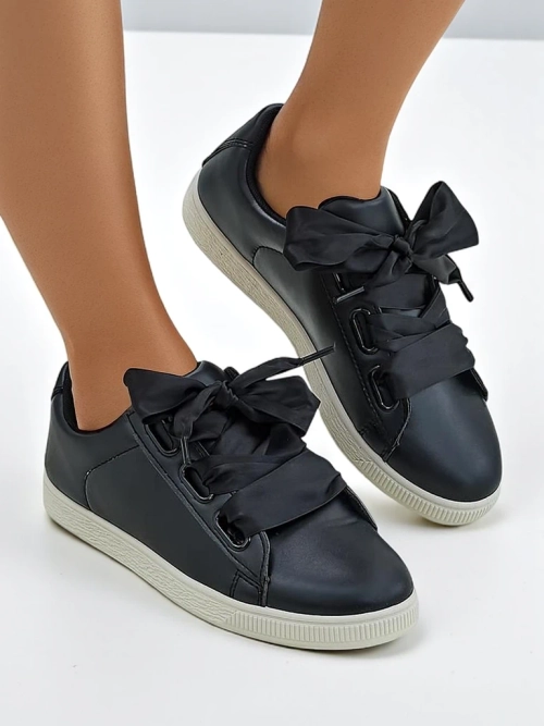 Royalfashion Жіноча кросівка з еко-шкіри з декоративними шнурками Etti