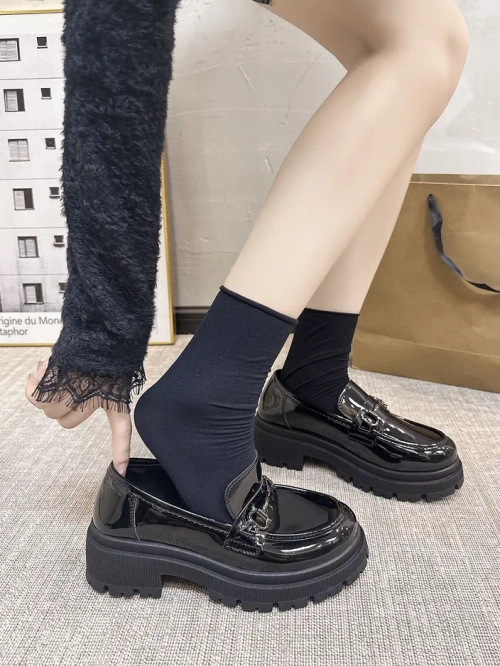 Royalfashion Жіночі лаковані мокасини Afidale