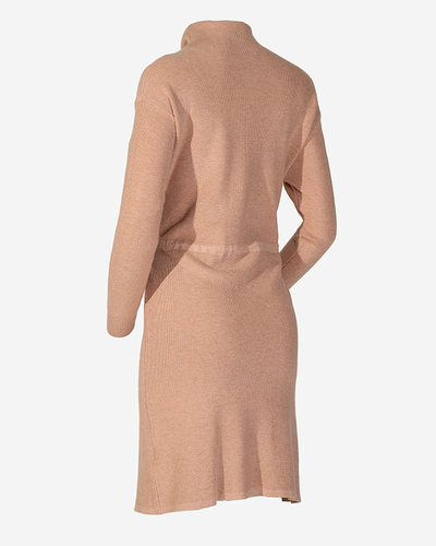 Beiges Damen-Pulloverkleid mit Rollkragen - Kleidung