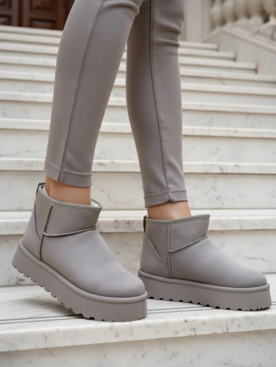 Royalfashion Kurze Damen Schneestiefel a'la Fofio