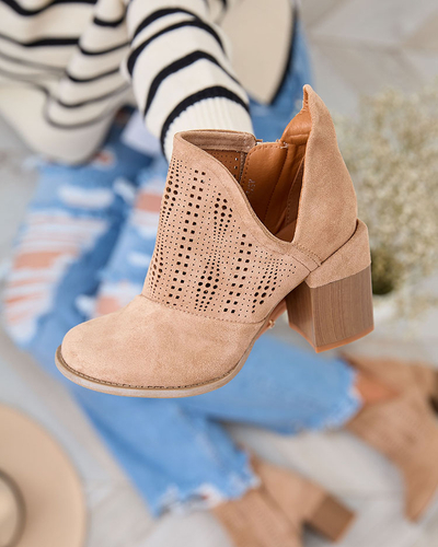 Royalfashion Ажурні ботфорти світло-коричневого кольору Revivela