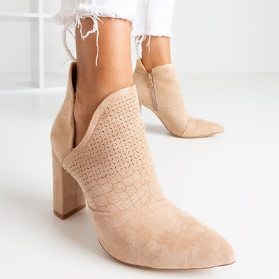 Hellbraune Damenstiefeletten an einem höheren Pfosten mit Fimoli-Schnitt - Schuhe