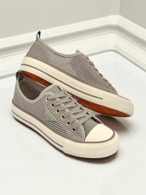 Royalfashion Жіночі перфоровані кросівки Rebbse