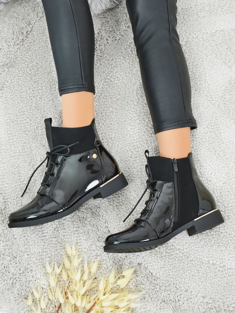 Lackierte Damenstiefeletten Avoria mit Schnürung