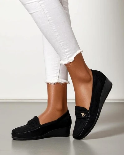 Royalfashion Damenmokassins auf einem niedrigen Keil Polefle