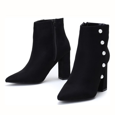Schwarze Stiefel mit Perlen auf einem hohen Pfosten Maya - Schuhe