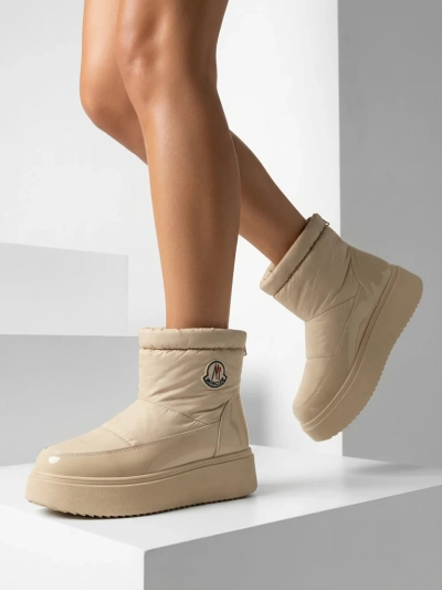 Royalfashion Damen Schlupf-Schneestiefel in beige Farbe Ademra