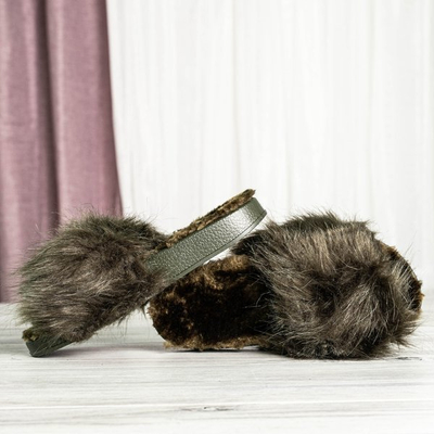 Зелені шльопанці з хутром Angela - Взуття 1