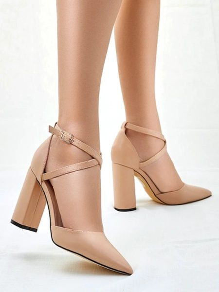 Royalfashion Damenabsätze mit überkreuzten Riemen Eurolias