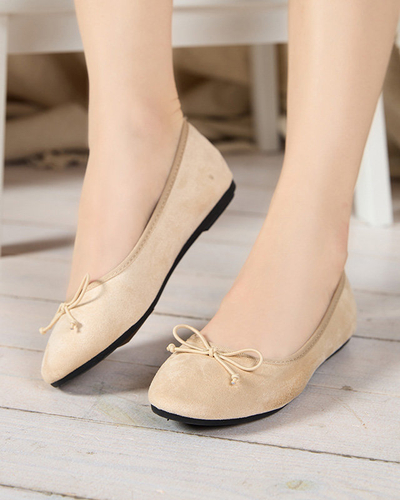 Ballerinas aus Öko-Wildleder in Beige mit Viassi-Schleife. Schuhe