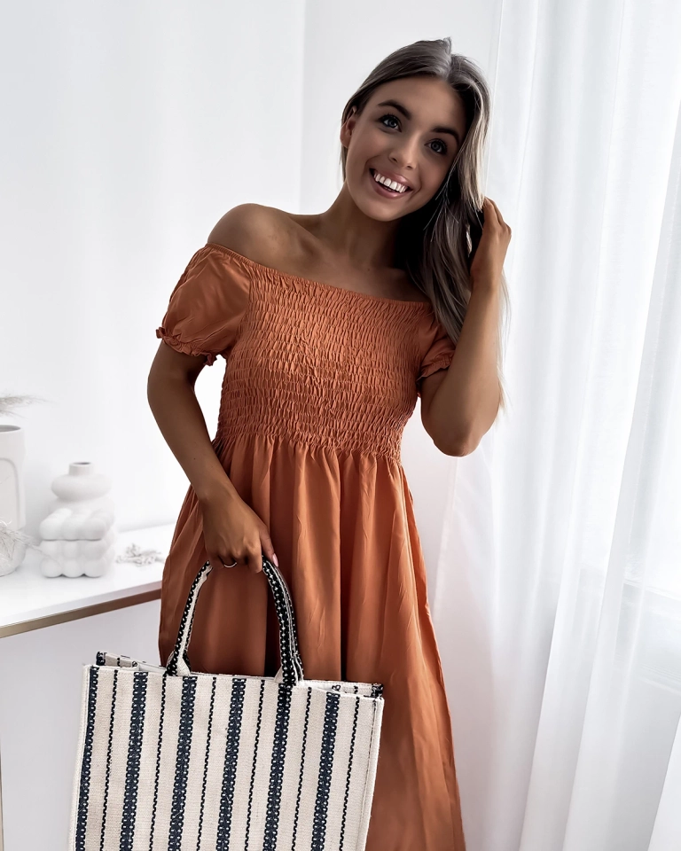 Kamelfarbenes langes Damenkleid a'la hiszpanka- Kleidung