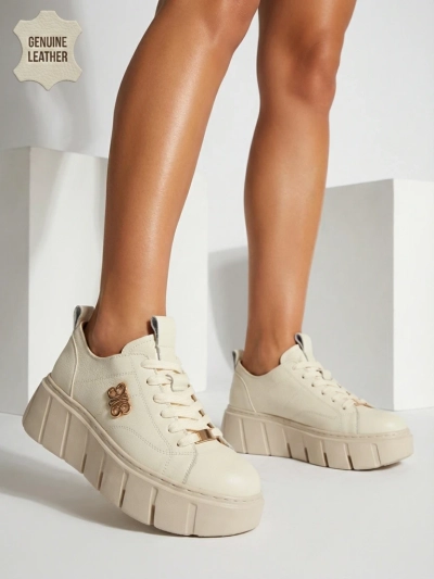 Sportliche Damen-Sneakers aus Naturleder Sacerr